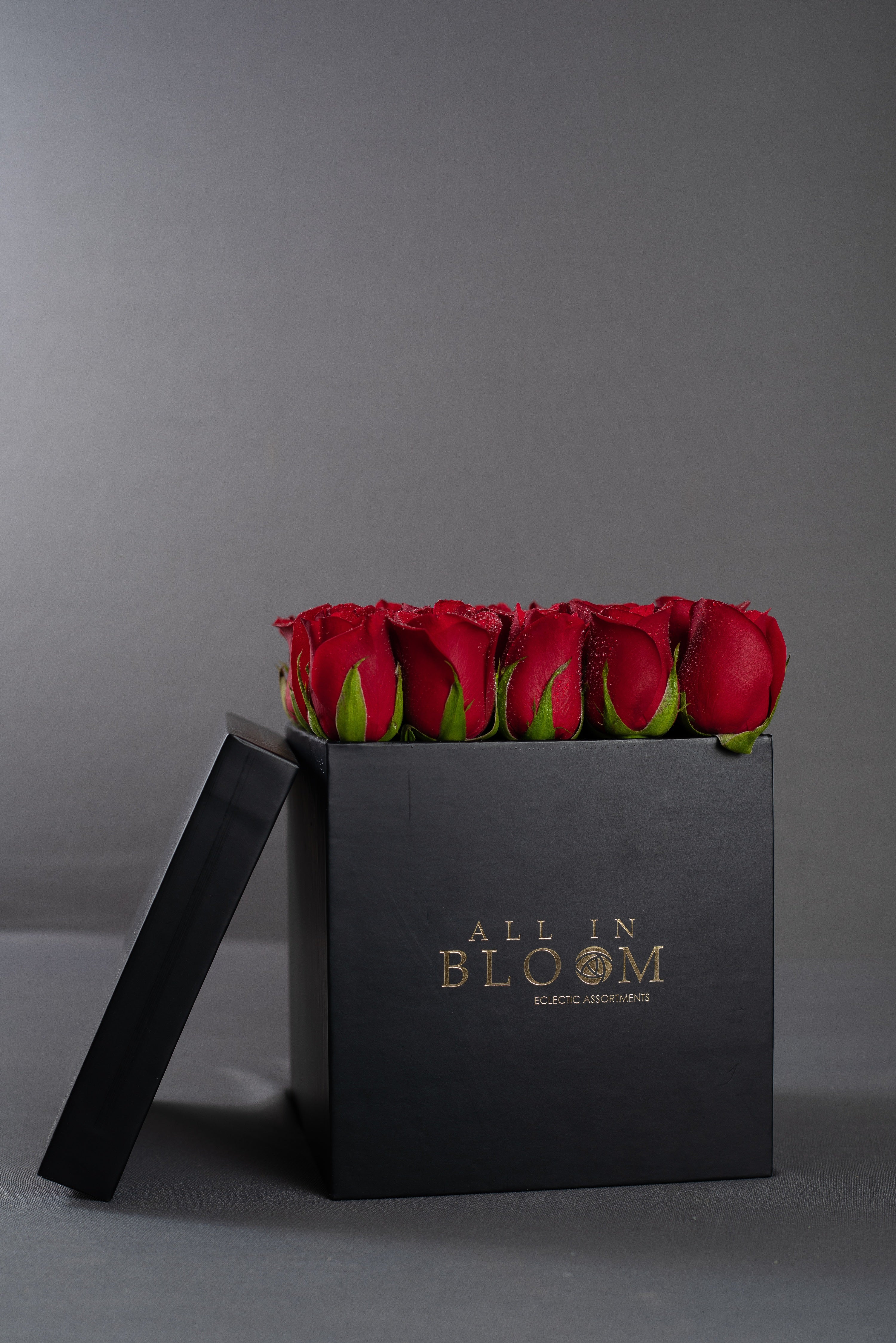 Signature Roses – Bloom Cube
