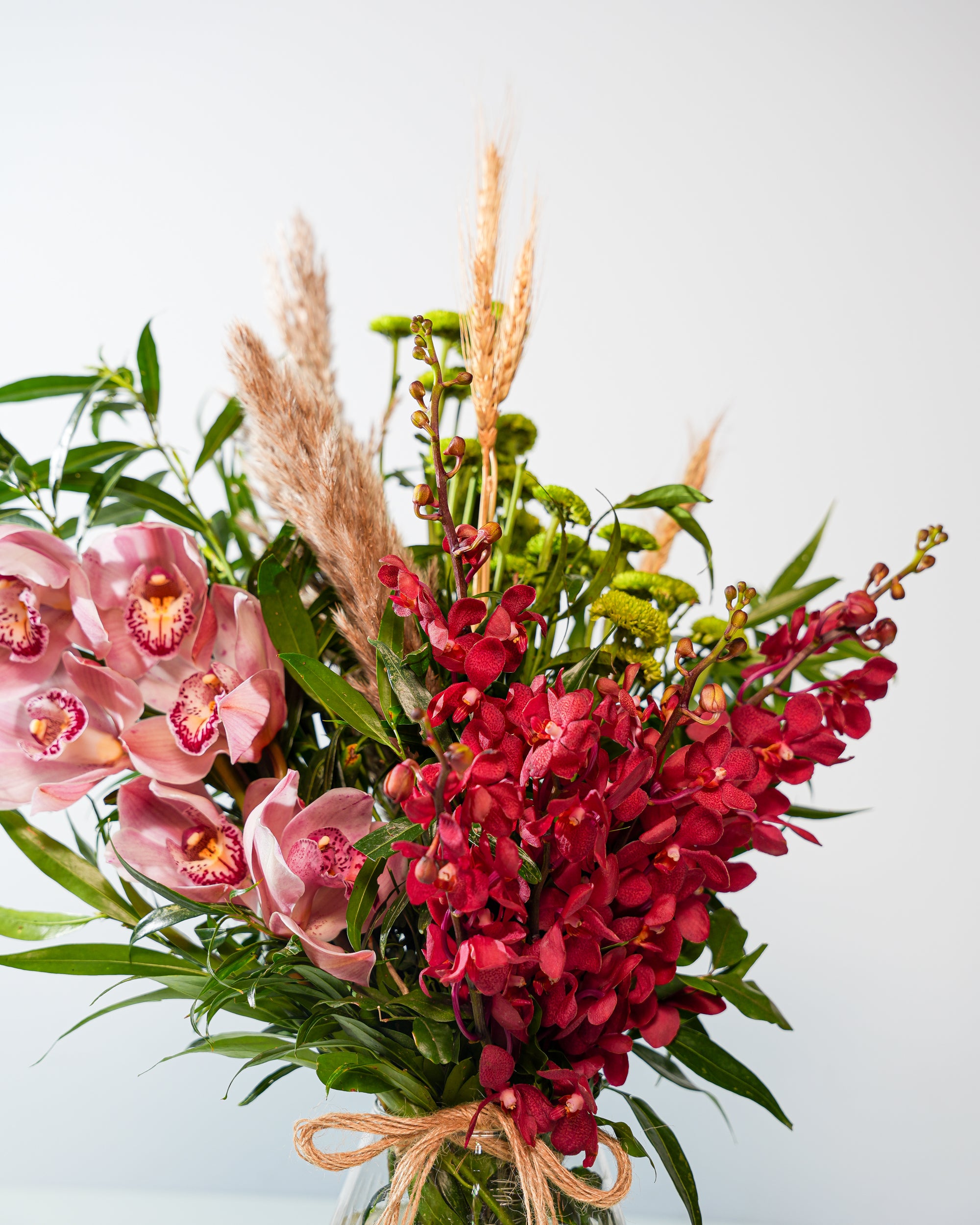 Crimson Poise – Bloom Vase