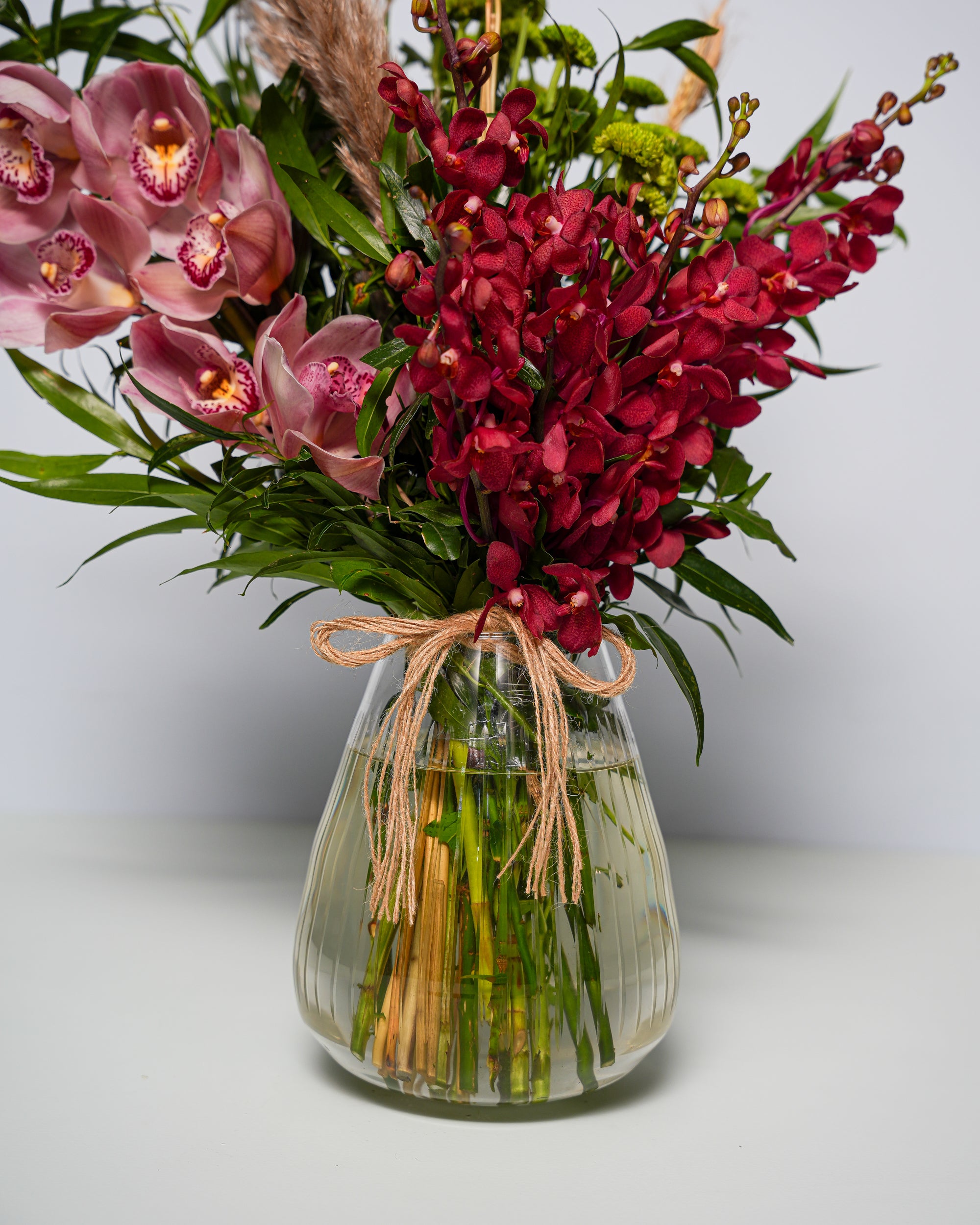 Crimson Poise – Bloom Vase