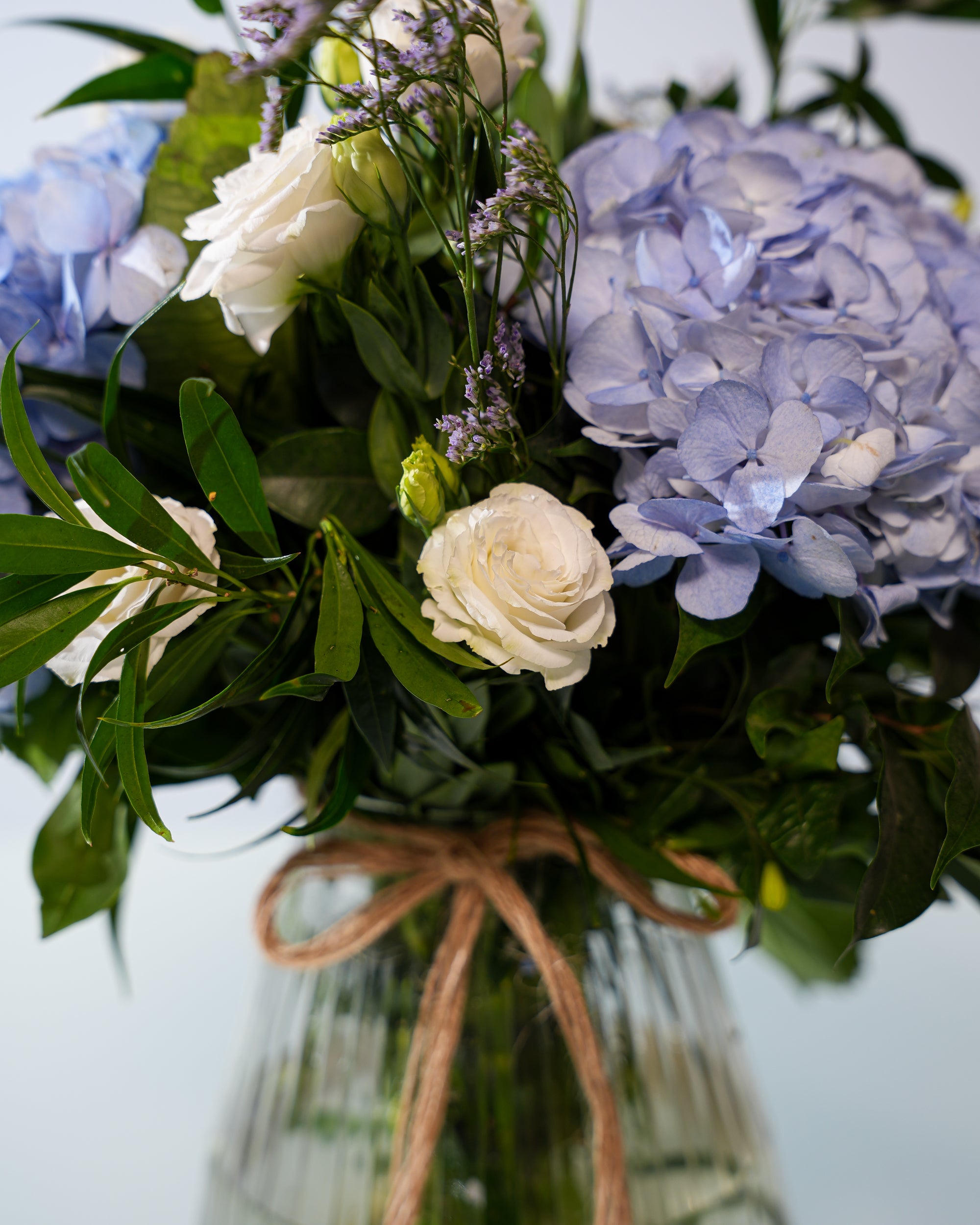 Whispering Clouds – Bloom Vase