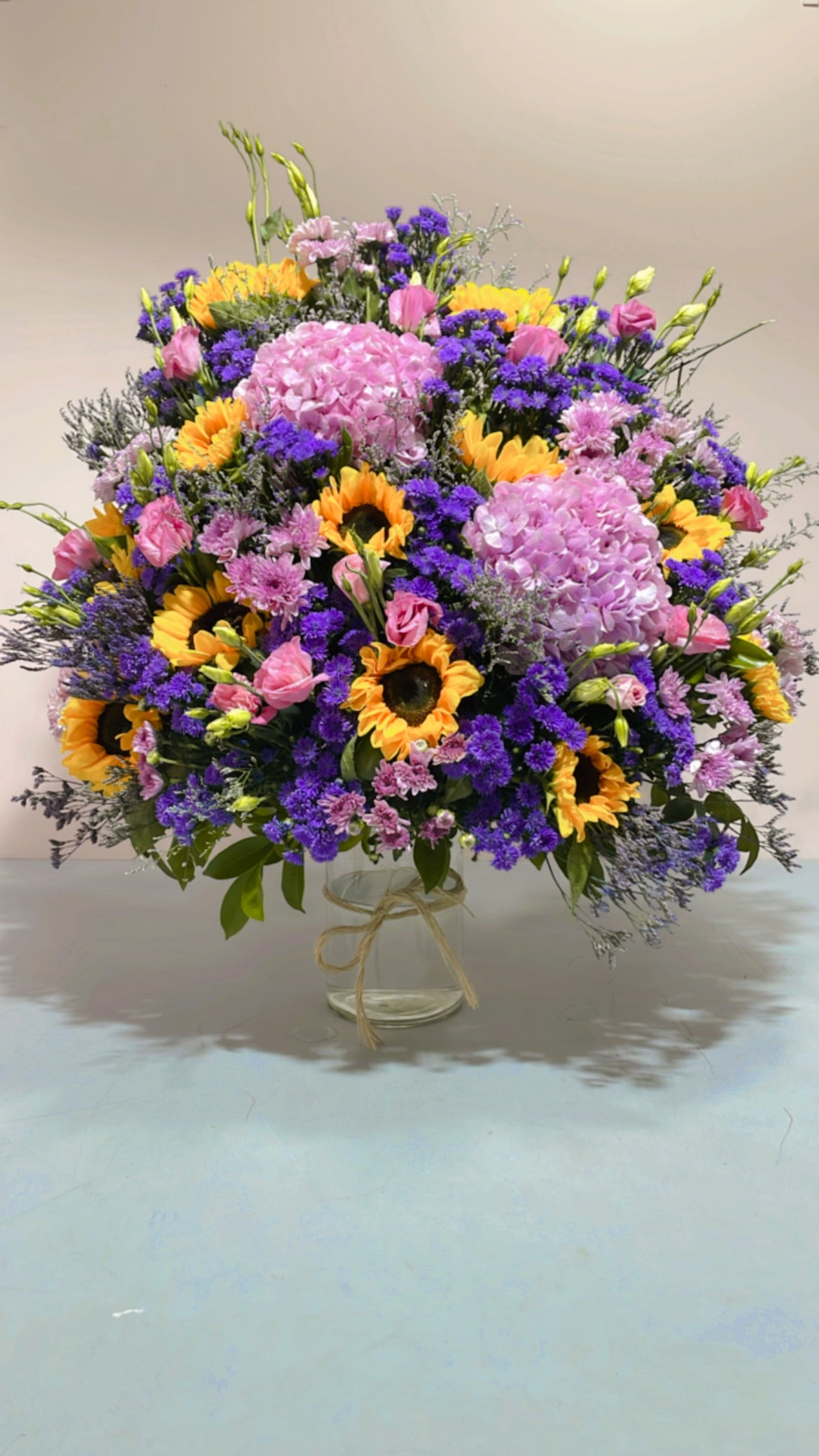 Sunlit Charm – Bloom Vase