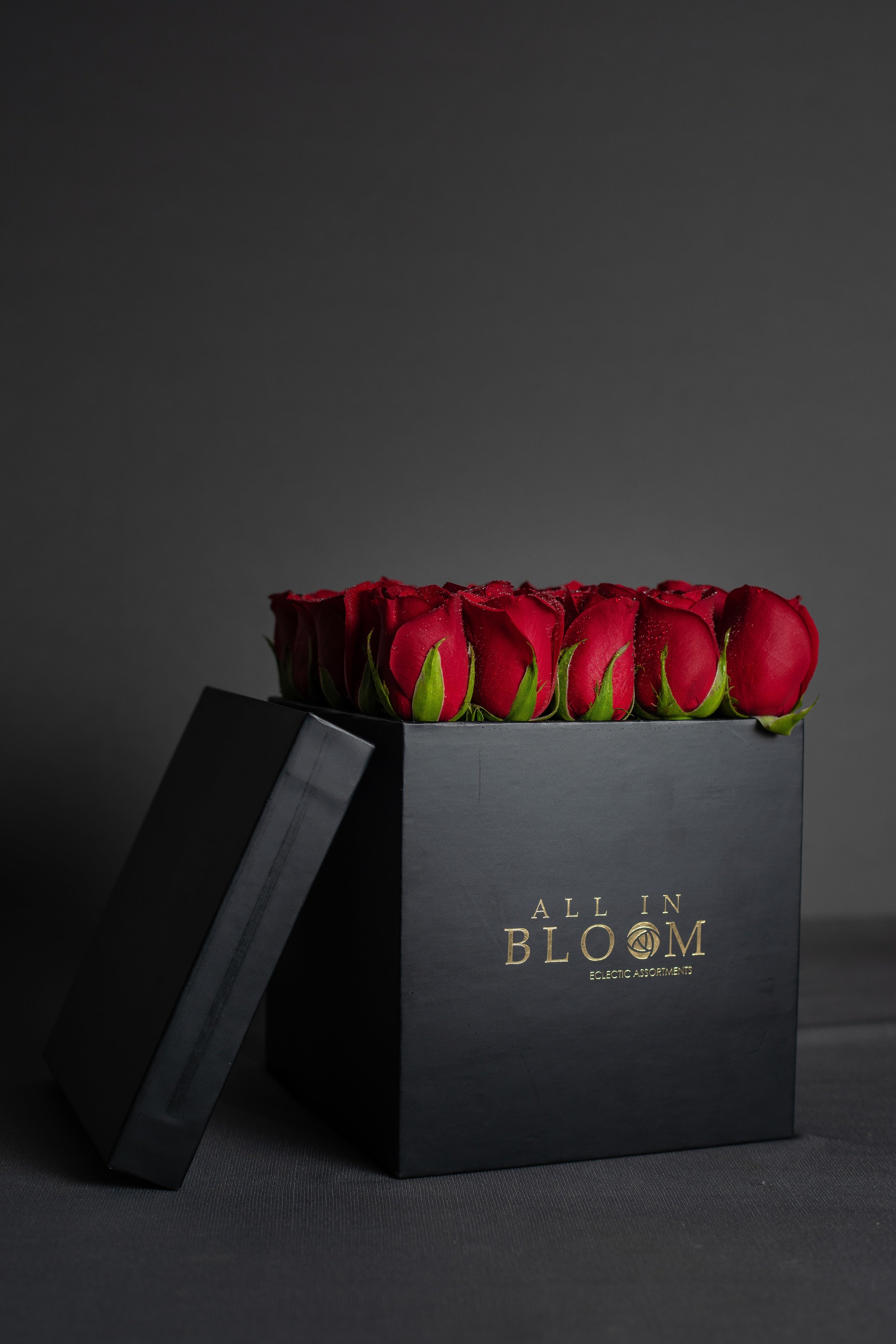 Signature Roses – Bloom Cube