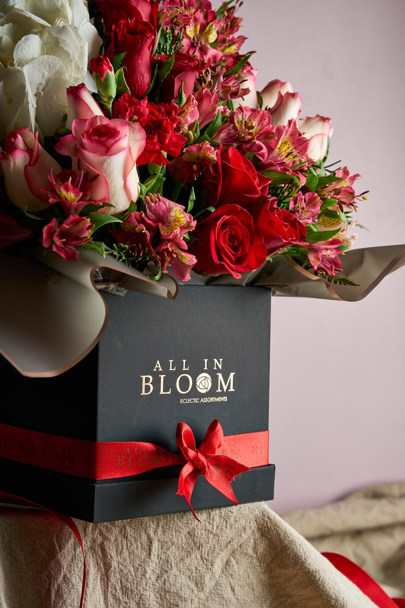 Luxe Bouquet – Bloom Cube