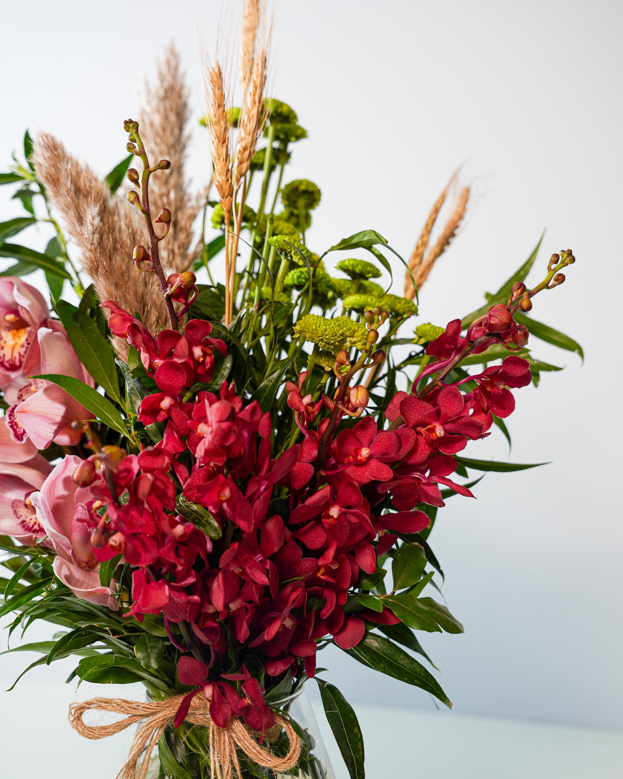 Crimson Poise – Bloom Vase