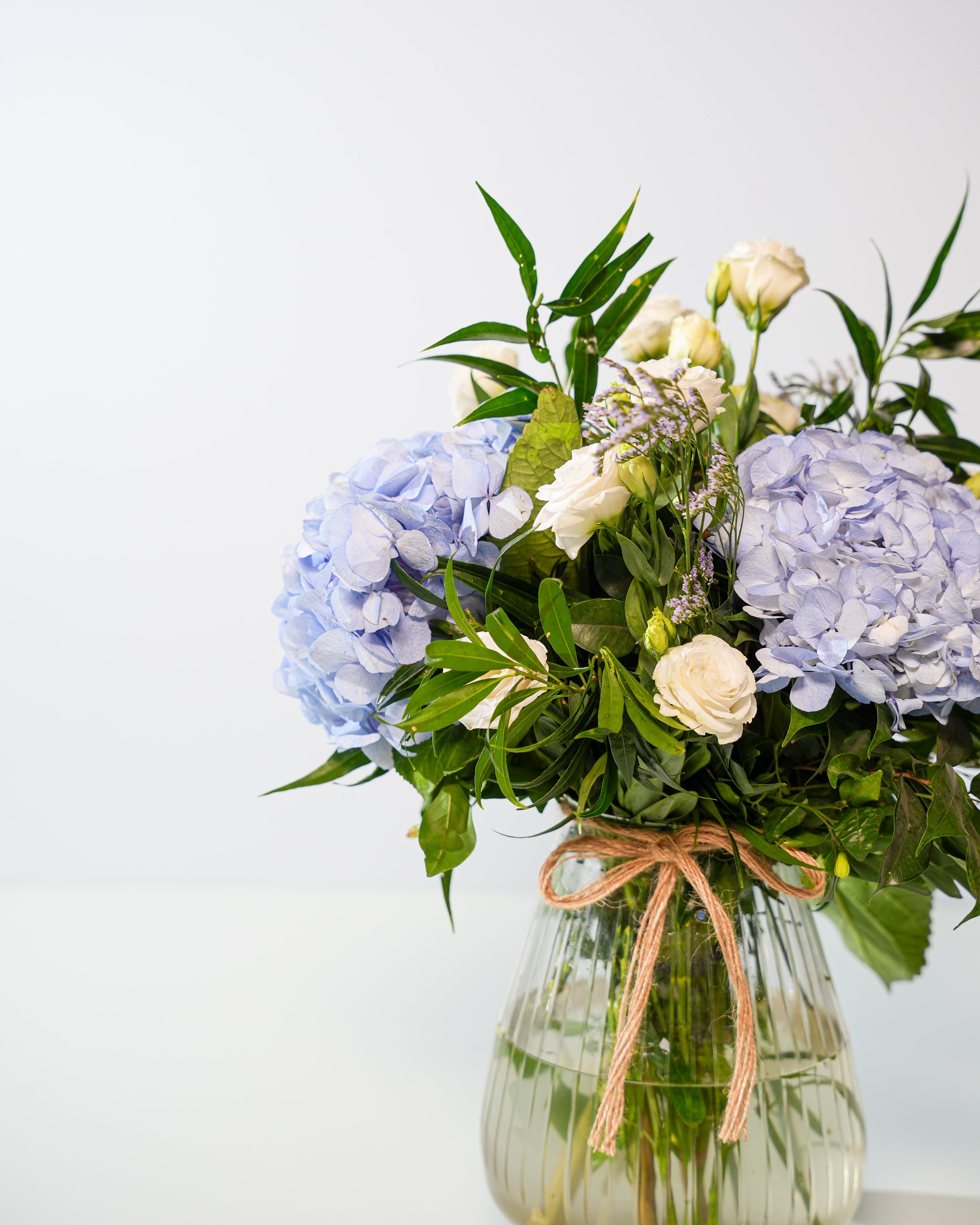 Whispering Clouds – Bloom Vase